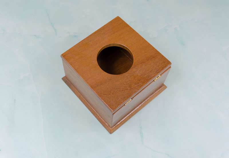 Hop khan giay vuong 13.5x8.5 3