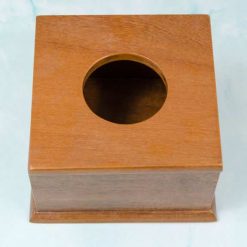 Hop khan giay vuong 13.5x8.5